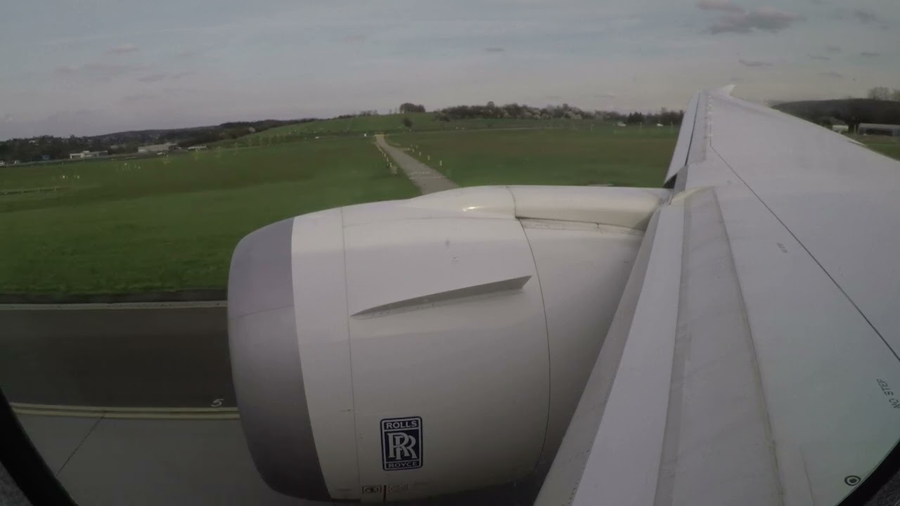 ==✈ LOT Polish Airlines | Boeing 787 Dreamliner | Take off from Cracow ✈