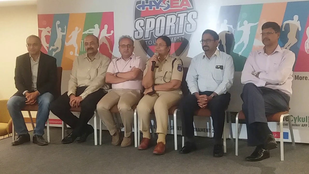 DCP CYBERABAD SMT ANASUYA GARU AT HYSEA PRESS MEET