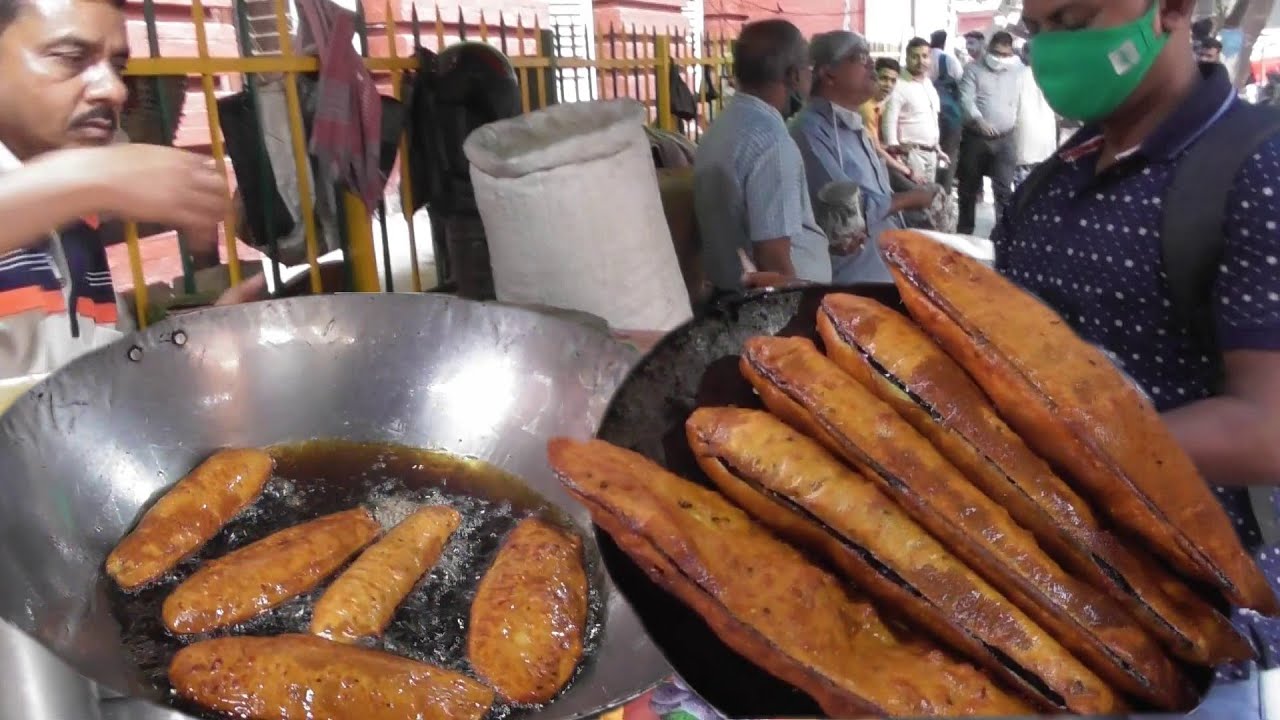 Most Tastiest Snacks in Kolkata Street | Beguni & Alur Chop | Indian Street Food