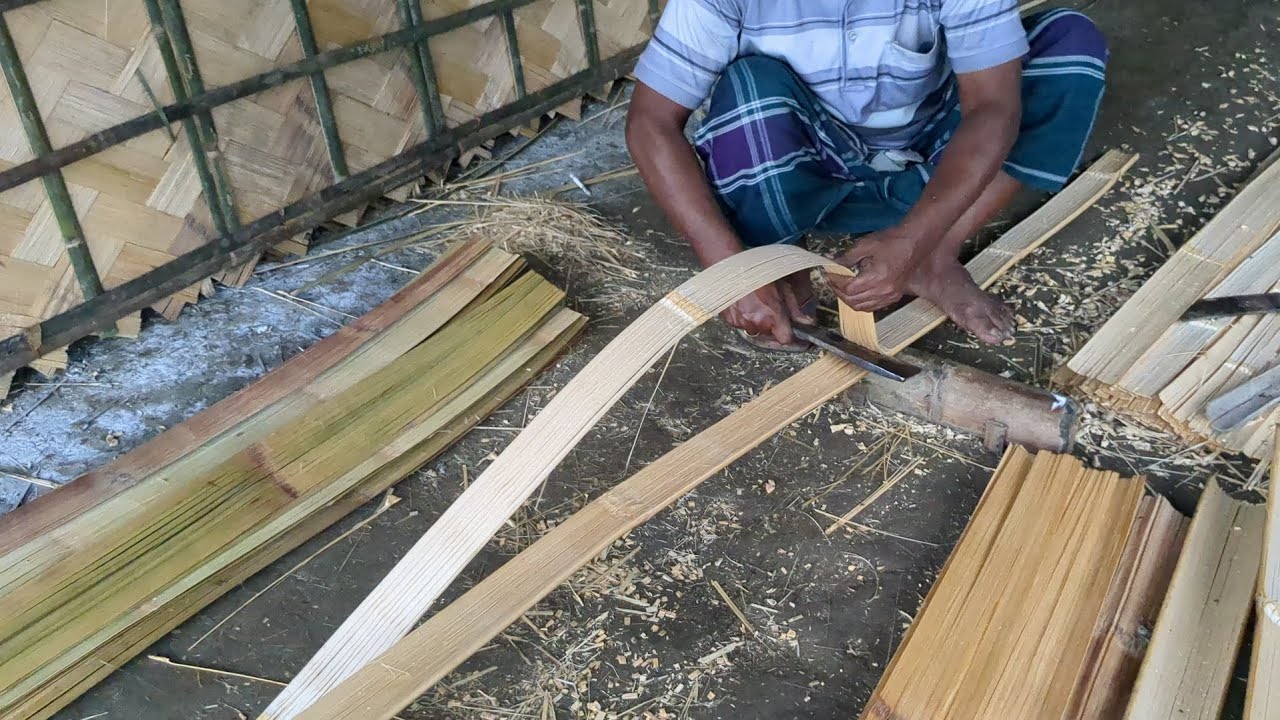 Bamboo mat for ceiling or fence of the room! ঘরের সিলিং অথবা বেড়ার জন্য বাঁশের চাটাই তোলা! 