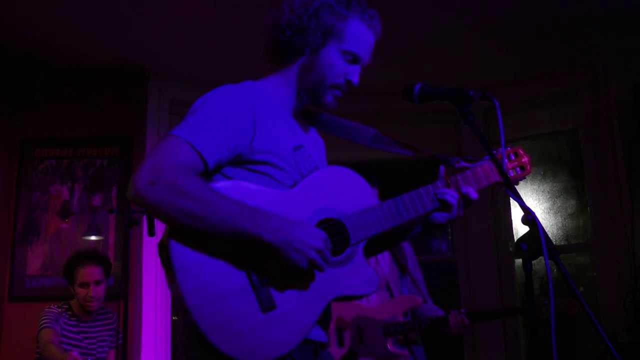 Jono McCleery - 'Dancing Girl' - Live at The Lighthouse