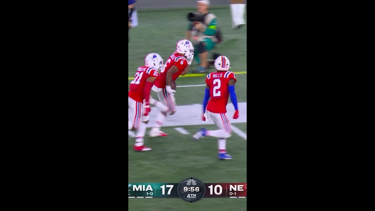 Christian Gonzalez intercepts the Tua Tagovailoa pass vs. Miami Dolphins