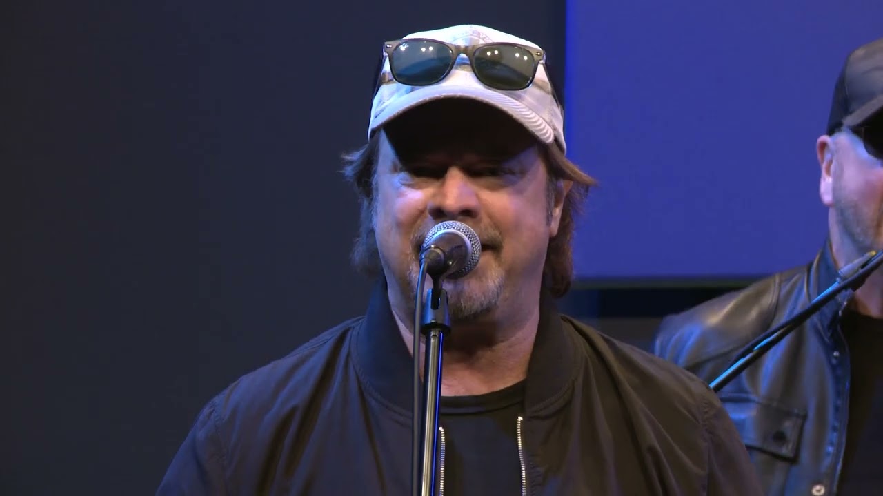 The Frontmen - The Bluest Eyes in Texas | 98.7 The Bull | PNC Live Studio Session