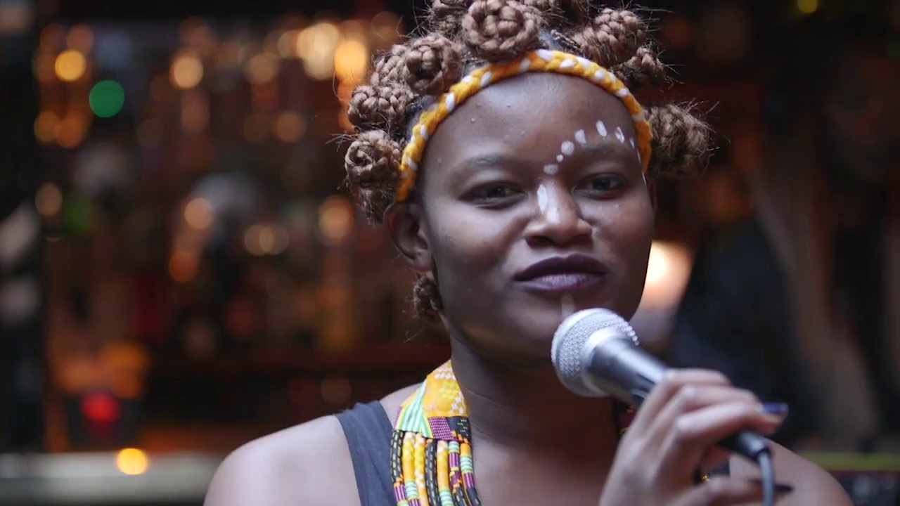 GRRRL - Intro (live at Ronnie Scotts bar)