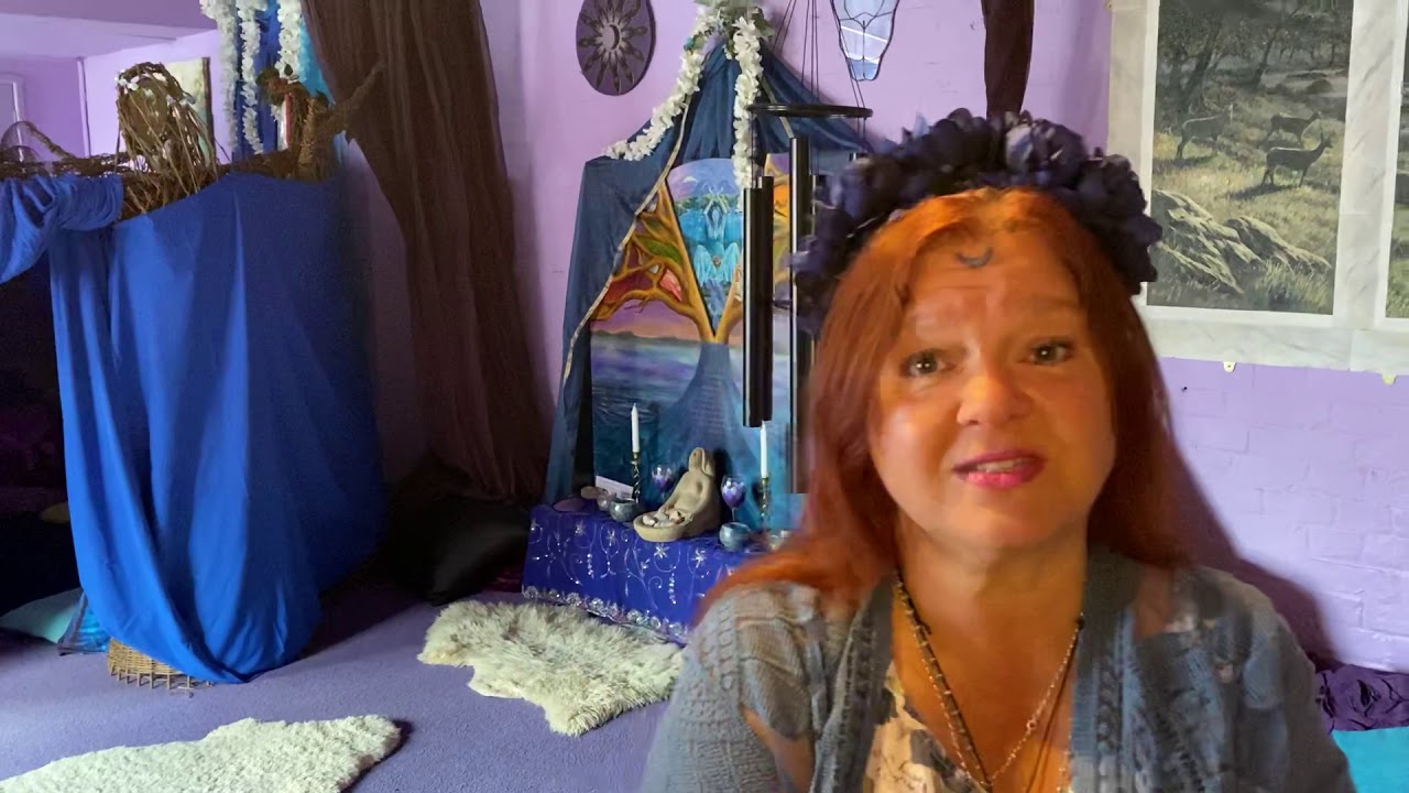 Priestess of Cerridwen Course with Bee Helygen