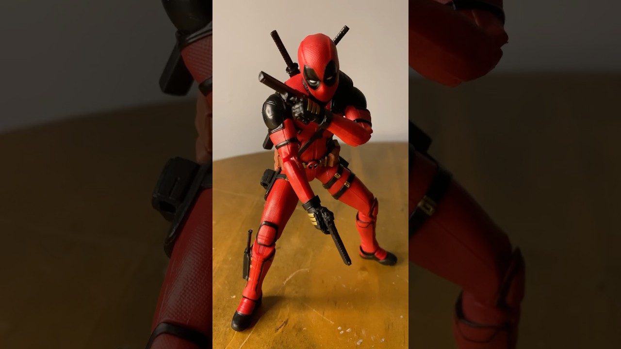 MARVEL LEGENDS DEADPOOL FIGURE #marvel #marvellegends #deadpool #shorts #fyp #actionfigures #toys