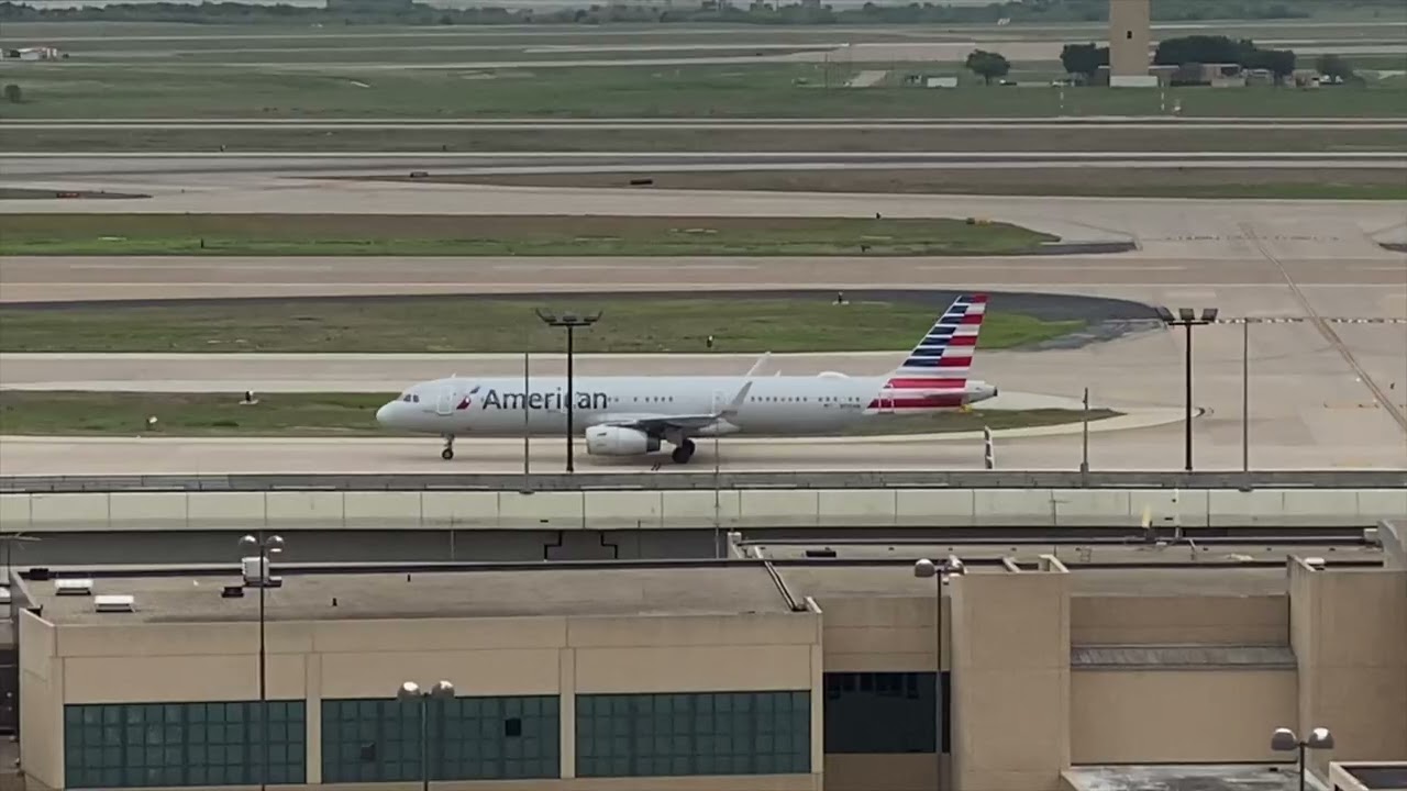 Planespotting from Hyatt Regency DFW