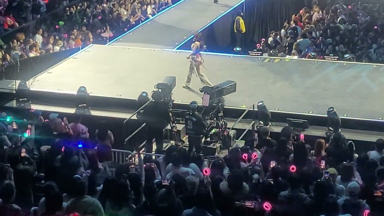 Yes or Yes @TWICE (DC Day 2 2/14 ❤️✨️) #twiceconcert #twicethisisfor #twiceindc #twiceonce