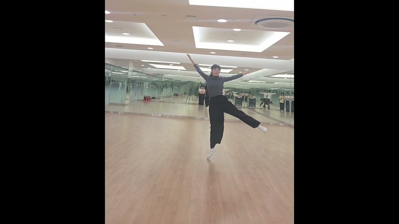 Tiếng vọng chiều hôm | After Dance Class