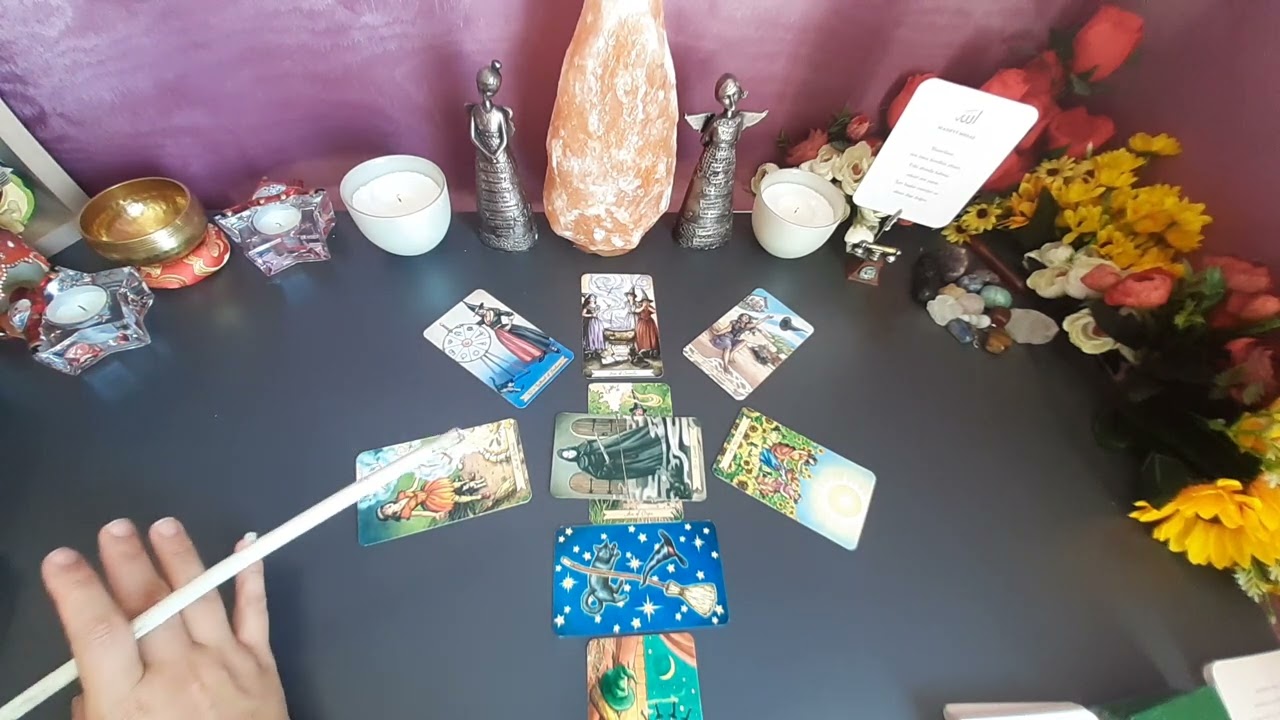AZİZENİN SIRRI na Kalbinizdeki kişiyi sorduk#tarot #keşfet #shortvideo #keşfetbeniöneçıkar