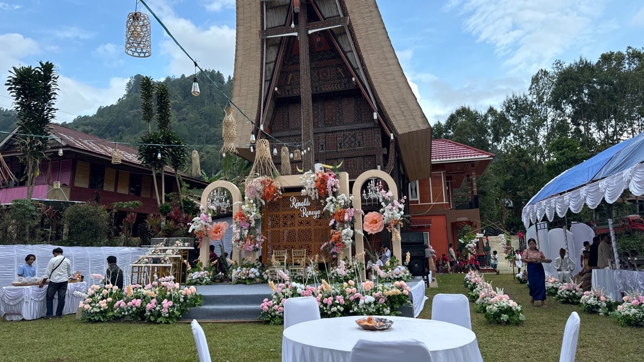 Lamaran adat Toraja Reinaldi dan Renasia dari Ariant Ke Ma'dong Dende'