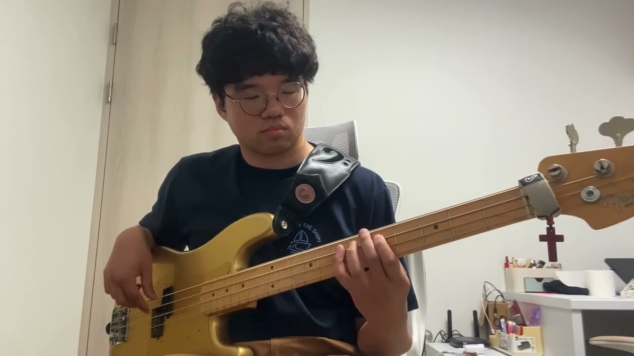 Celebrate the Light - J-US Bass Cover (feat. Fender original 50s precision)