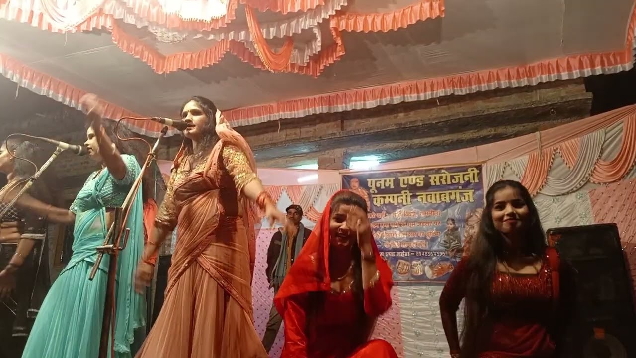 इश्क करती है और खफा भी है वह सितमगर बेवफा भी है