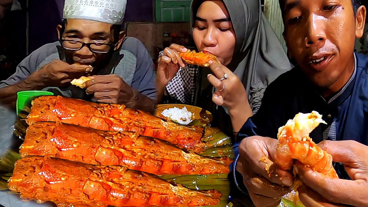 Masak dan mukbang udang galah pepes bareng keluarga setelah pulang mancing di sungai.