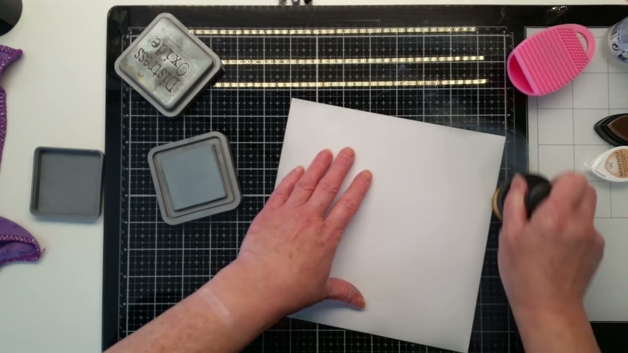 [TUTO] FOND AUX ENCRES DISTRESS OXYDES pour l'album CHRISTMAS IN GNOME FOREST