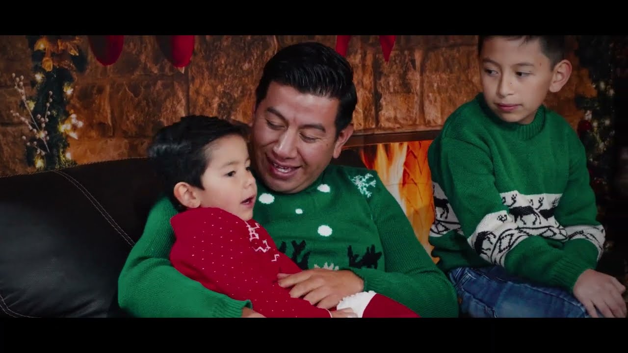 Los 4R Realmente Únicos · Hoy Vi A Santa Claus Besar A Mamá | Especial De Navidad