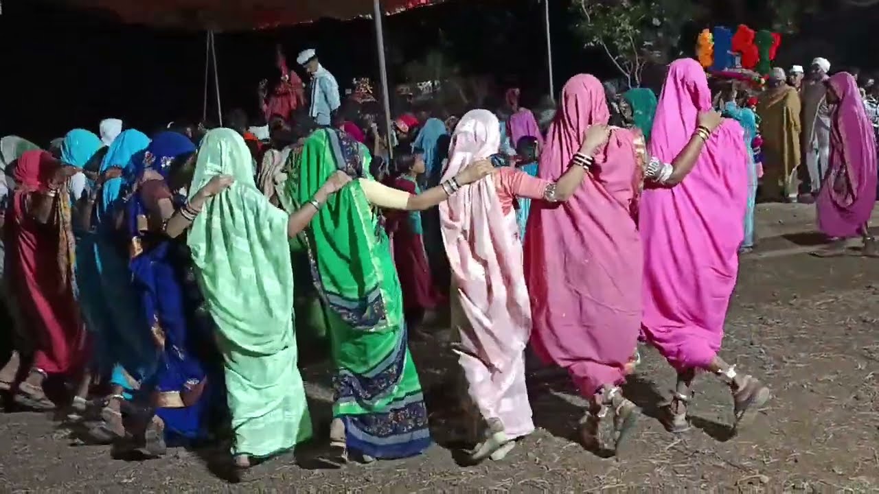 Aaadiwasi vajtri At nawagav