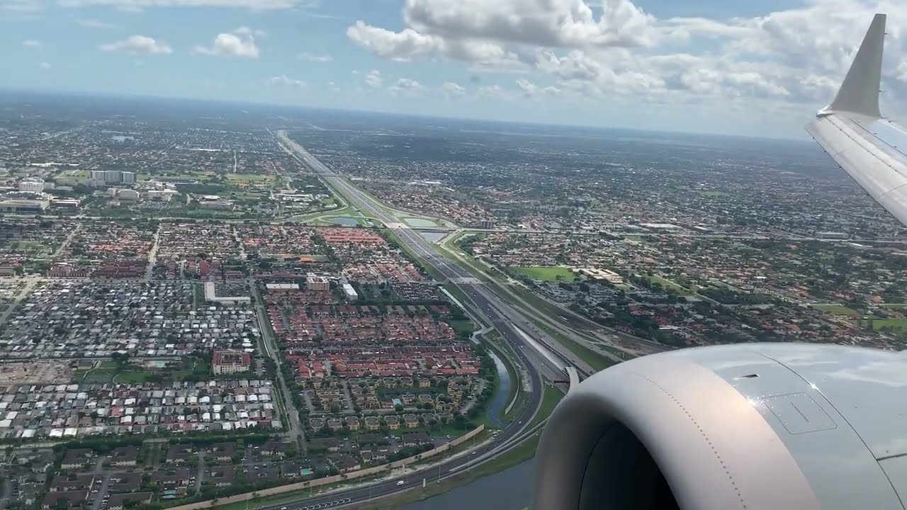 American Airlines Mid-Afternoon Arrival to Miami International Airport (MIA) (10/04/21)