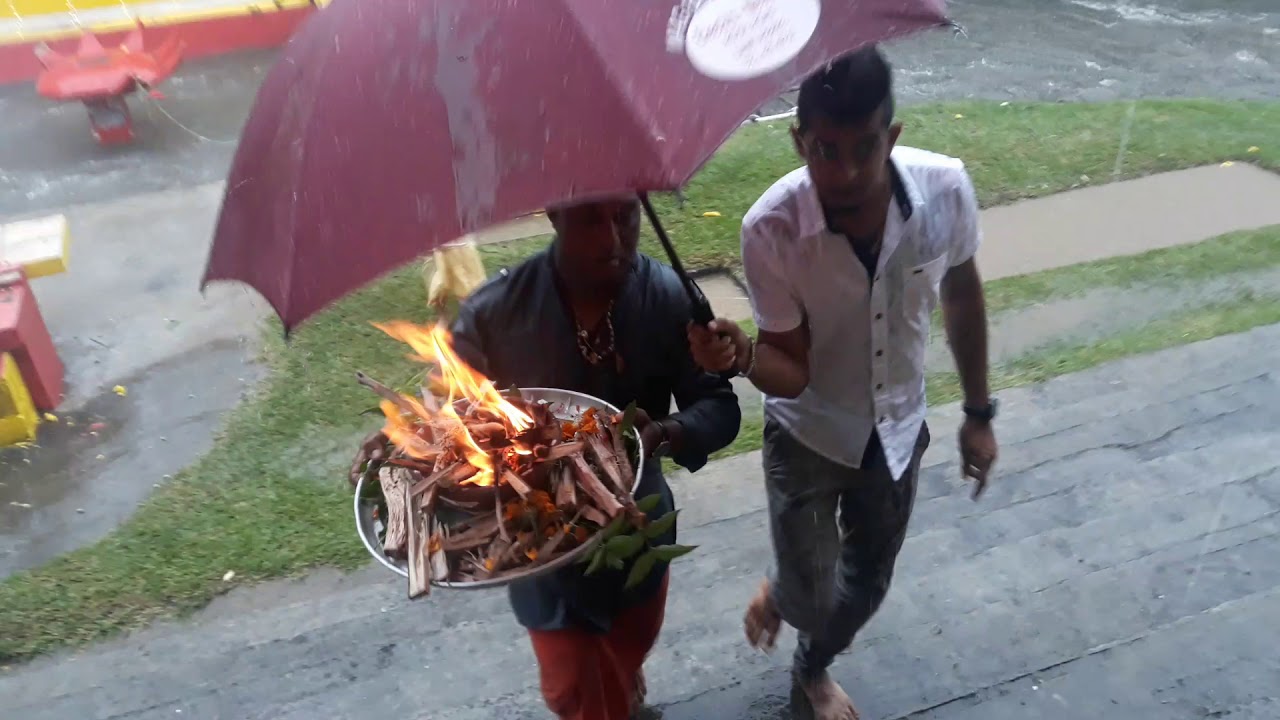 La Queen Draupadee Amman Kovil Timidhi 12/03/2020... Thimidhi Cancelled due to heavy rainfall...