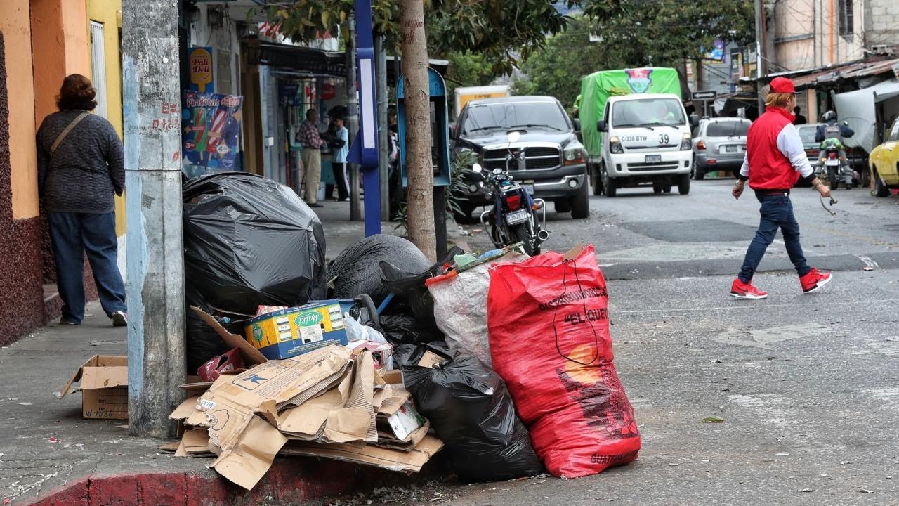 Toneladas de basura han sido recolectadas en la capital tras las celebraciones de Fin de Año.