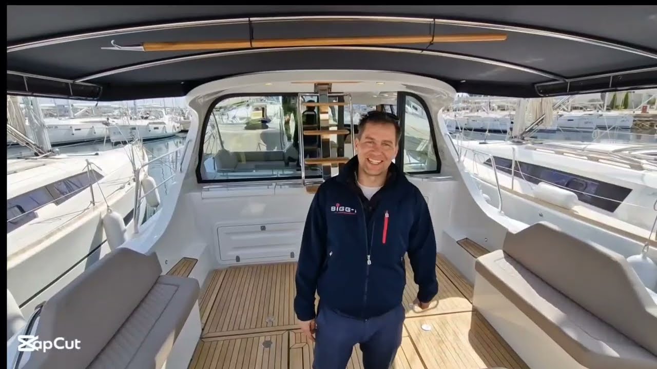2025 Adriana 44