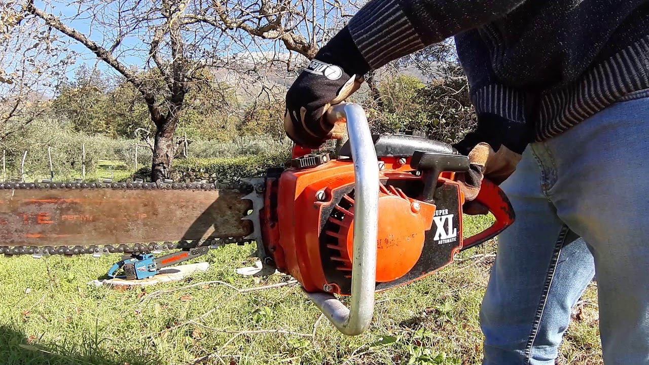 Same chainsaw...different sounds (Homelite super xl)