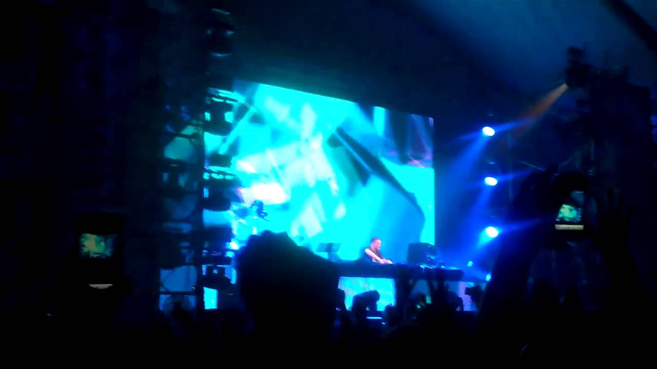 Kaskade @ beyond wonderland 2011: scary monsters and nice sprites (kaskade remix)