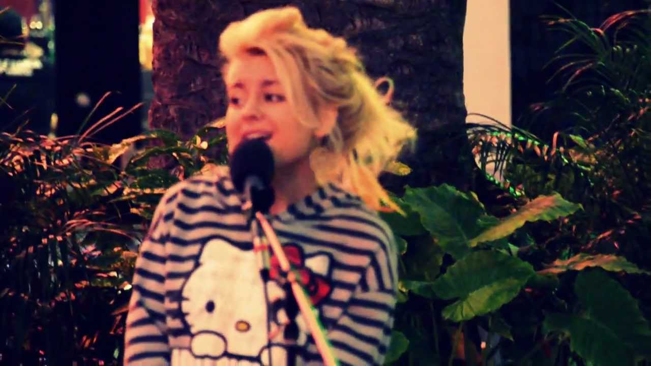 Sammie Jay at Universal studios Someone like you cover