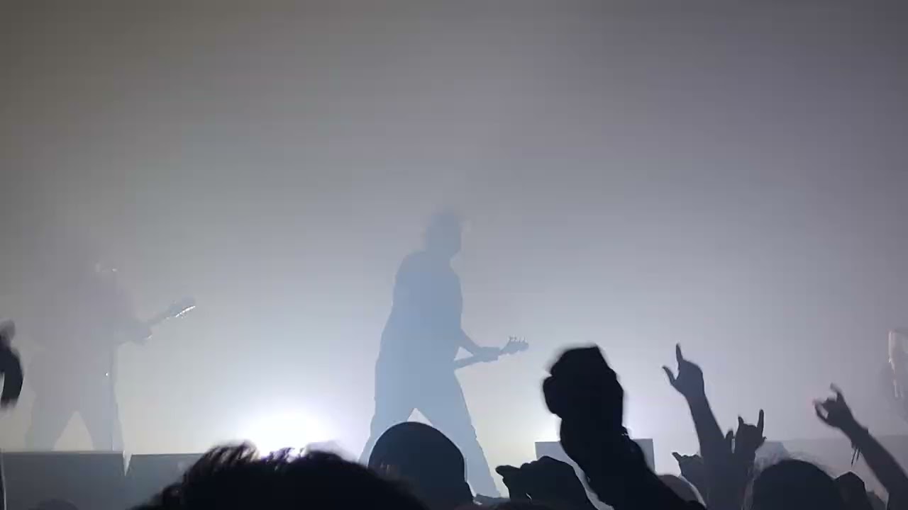 While She Sleeps- Anti Social (Live M&aacute;laga Sala Par&iacute;s 15 2023 BY VIEIRA)