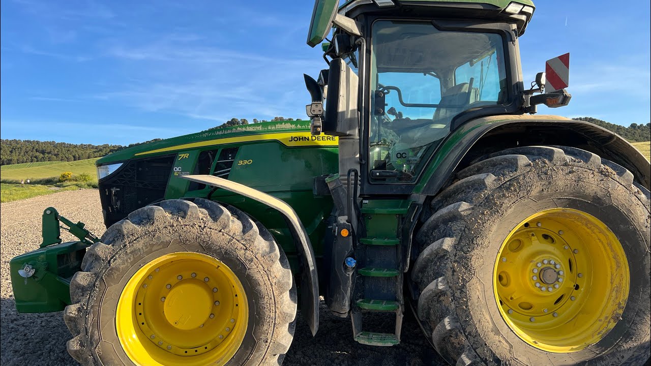John Deere 7R330