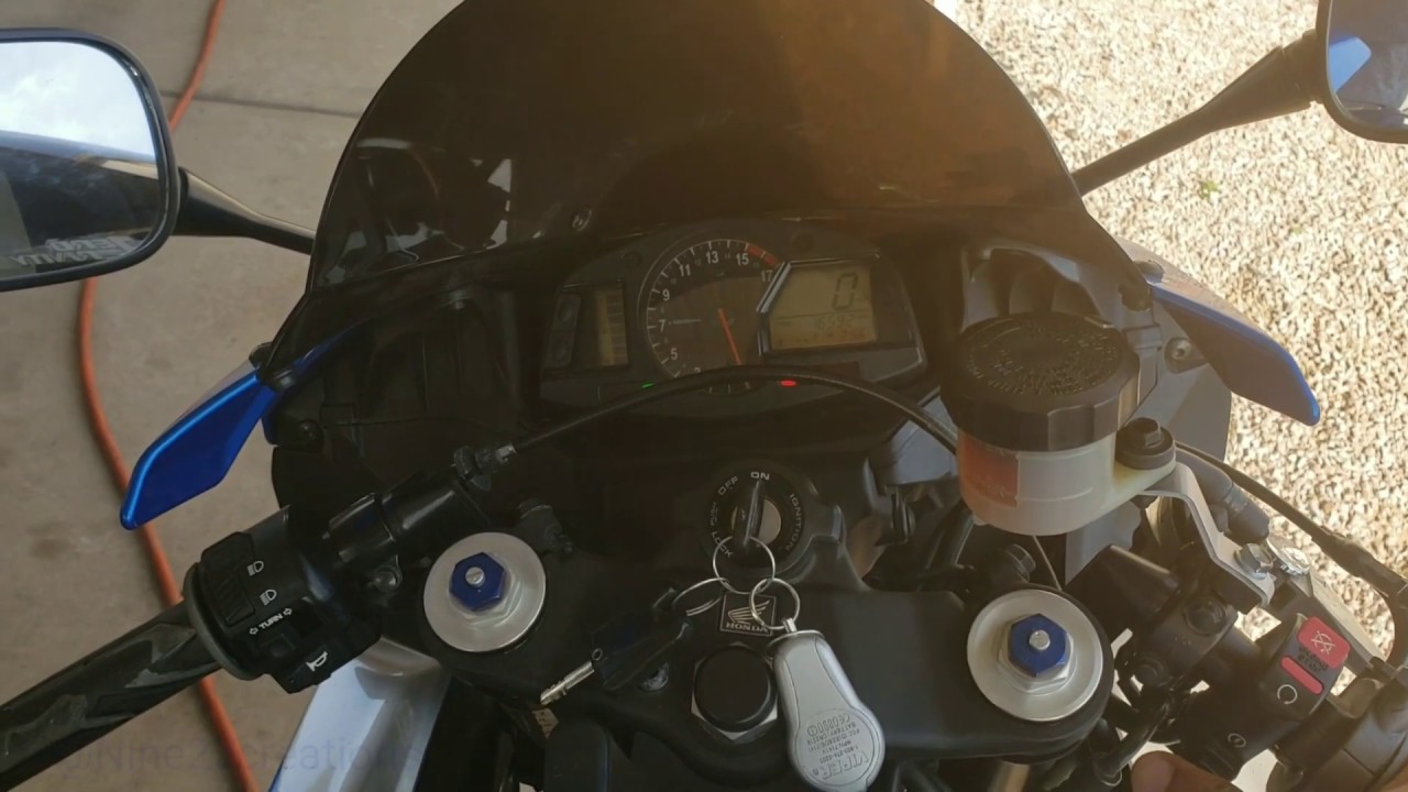 How to fix a turn signal switch on Honda CBR 600 rr cleaning (broken)