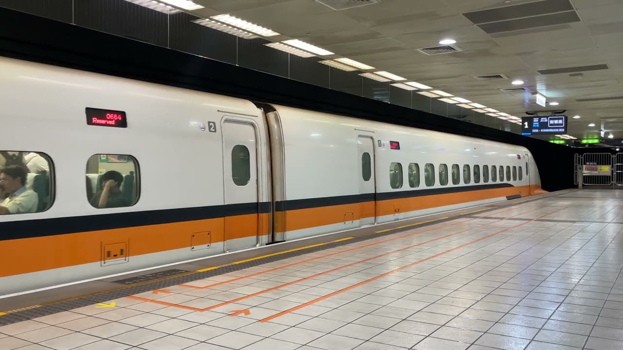 【高鐵的東芝馬達減速音】台灣高鐵 700T 684次 往南港 桃園站 進站
