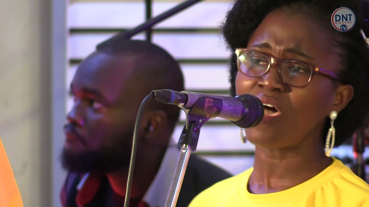 Jésus, Tu es Puissant| Déborah lukalu Interprété dans la S16_Free Worship_ Conduite par Grâce GOUDA