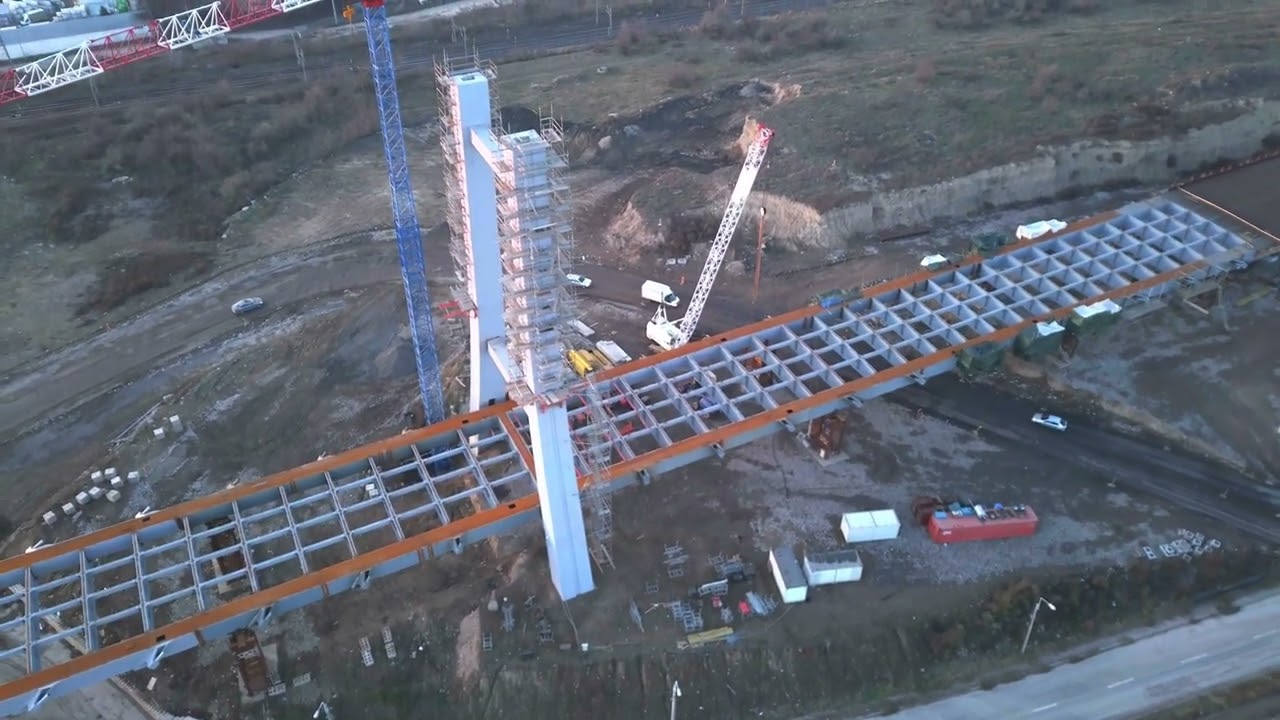 Podul de pe drumul de centura din Galati ; Pont sur le 