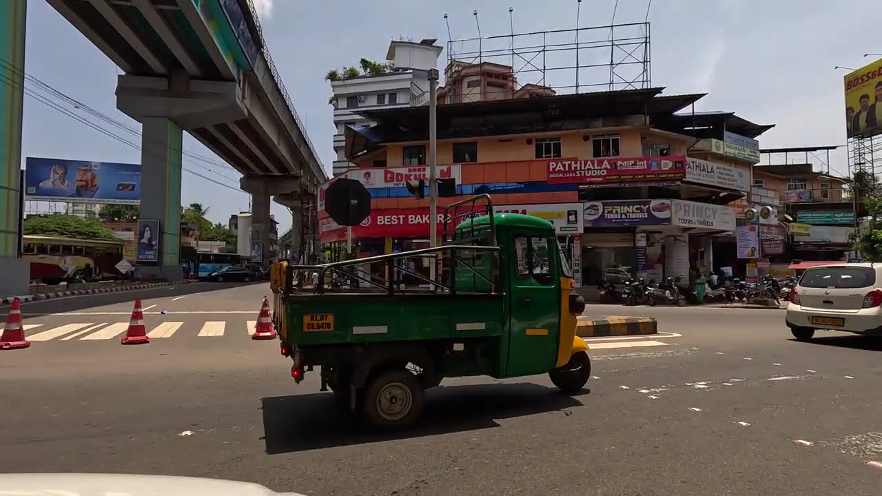Driving Through Kochi City 🔥 Vytilla Junction Traffic, Kerala, India 🔥 Indian City Drive 🔥 4K 60FPS
