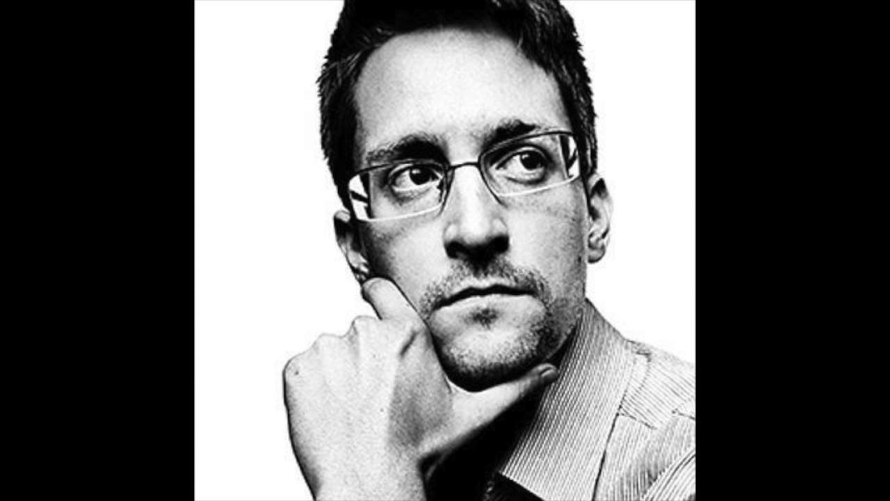 Edward Snowden recommends Wire messenger