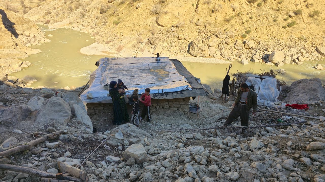 Nomadic life in the heart of nature ⛰️ | Collecting stones to make traditional instruments 🎶