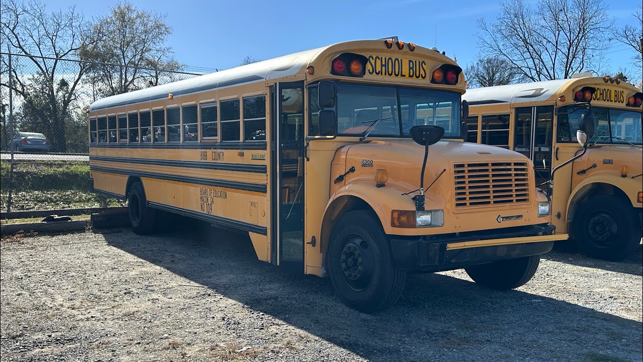 2001 Bluebird 3800 Daylight Drive