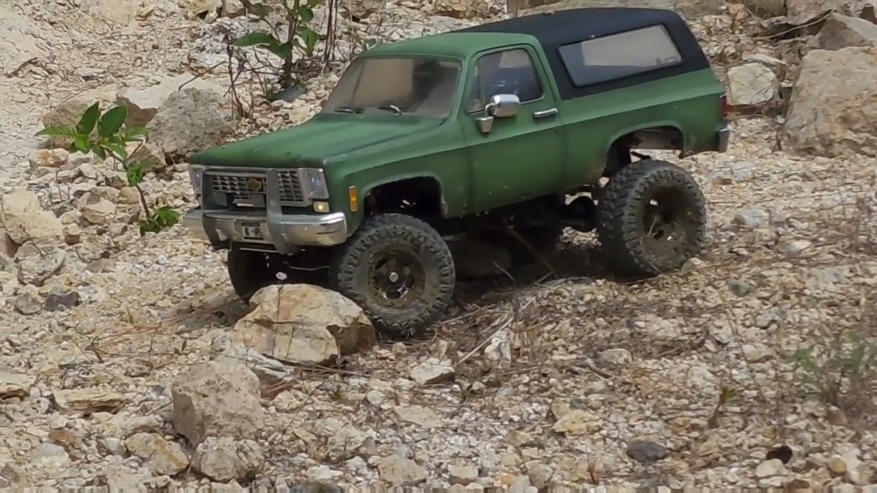 1/10 scale rc / Chevy k5 blazer off-road