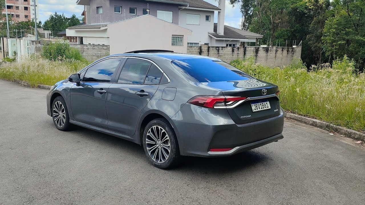 Conheça o teto-solar do Toyota Corolla Altis
