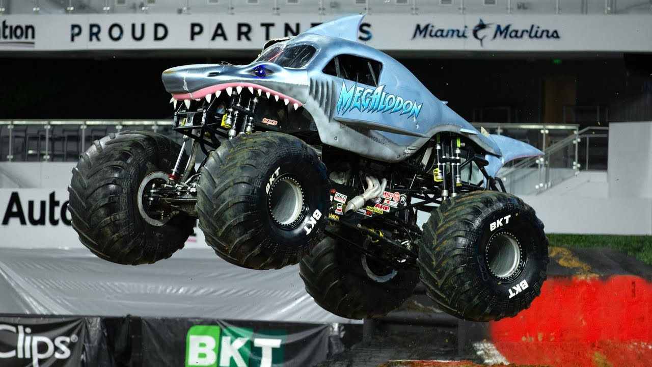 Monster trucks (San Francisco stadium) show 4