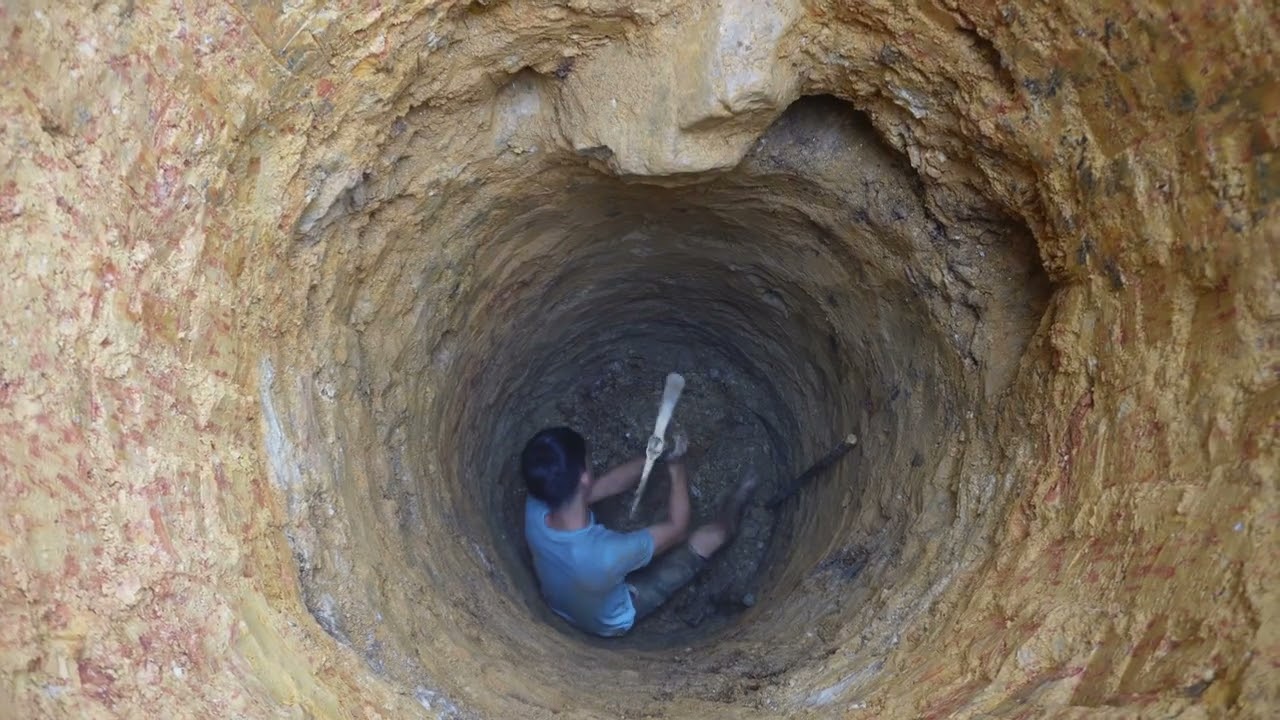 Poor Girl Living Off The Grid and Built Deep Hole Water Well - Discovered Underground Water 10m Deep