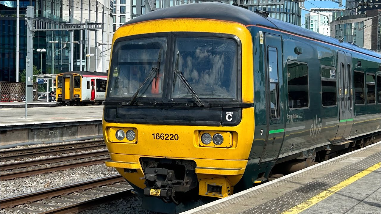 Trains at Cardiff Central (GWML) 15/05/2024