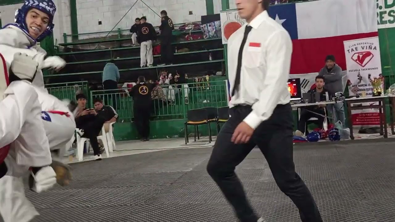 Benjamin Fernández peto rojo copa viña encanta 2025 semifinal 