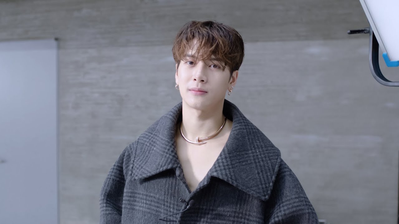 [Eng sub]Jackson Wang VogueMe fast Q&A:The most condident moment is when he wears nothing.王嘉尔杂志拍摄Q&A