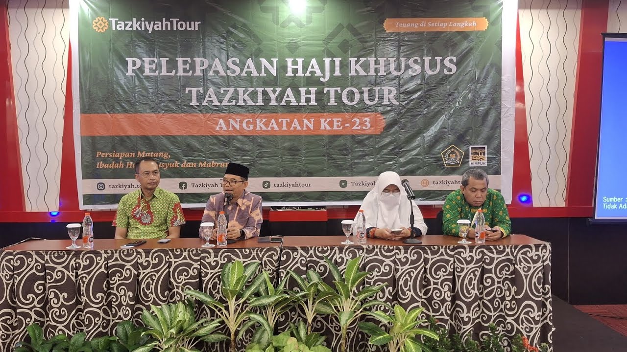 Suasana Pelepasan Jemaah Haji Khusus Tazkiyah Tour (Emberkasi Surabaya)