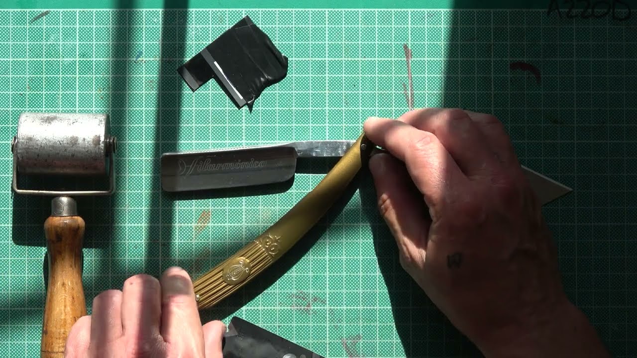 On The Bench Filarmonica Especial Para Barbas Duras EPBD Rubber Shank Repair/replacement Wet Shaving
