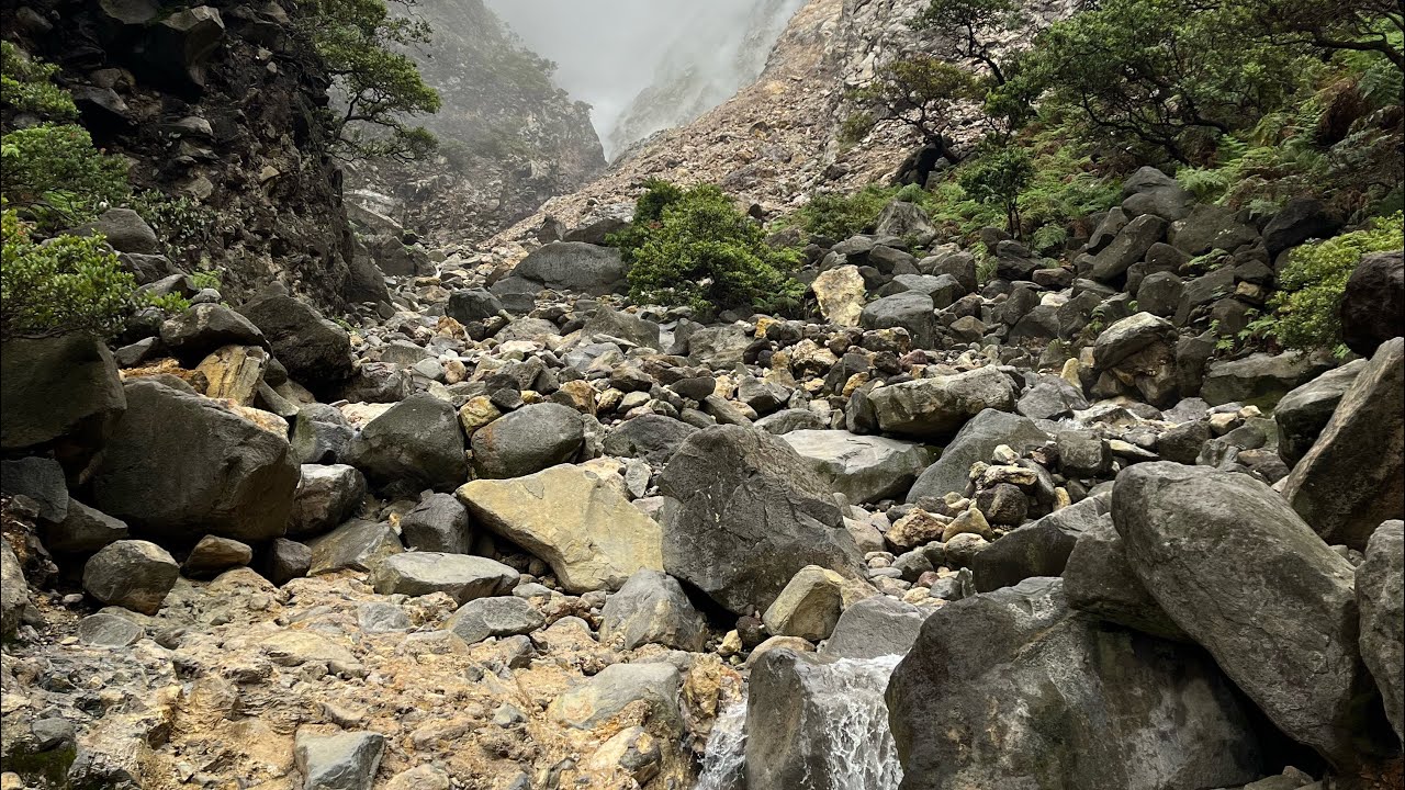 Kawah candradimuka & studio alam gunung lawu via cemoro kandang.