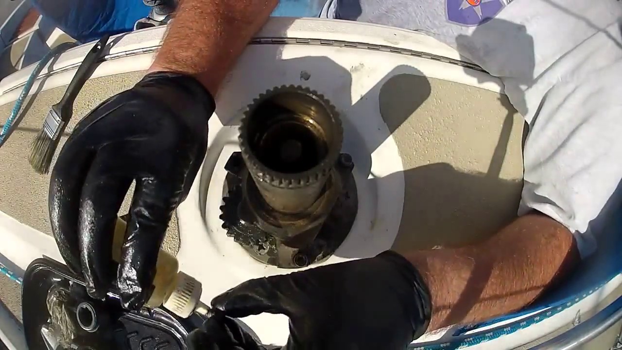 Sailboat winch maintenance and servicing (vintage Barrient 22 circa 1990)