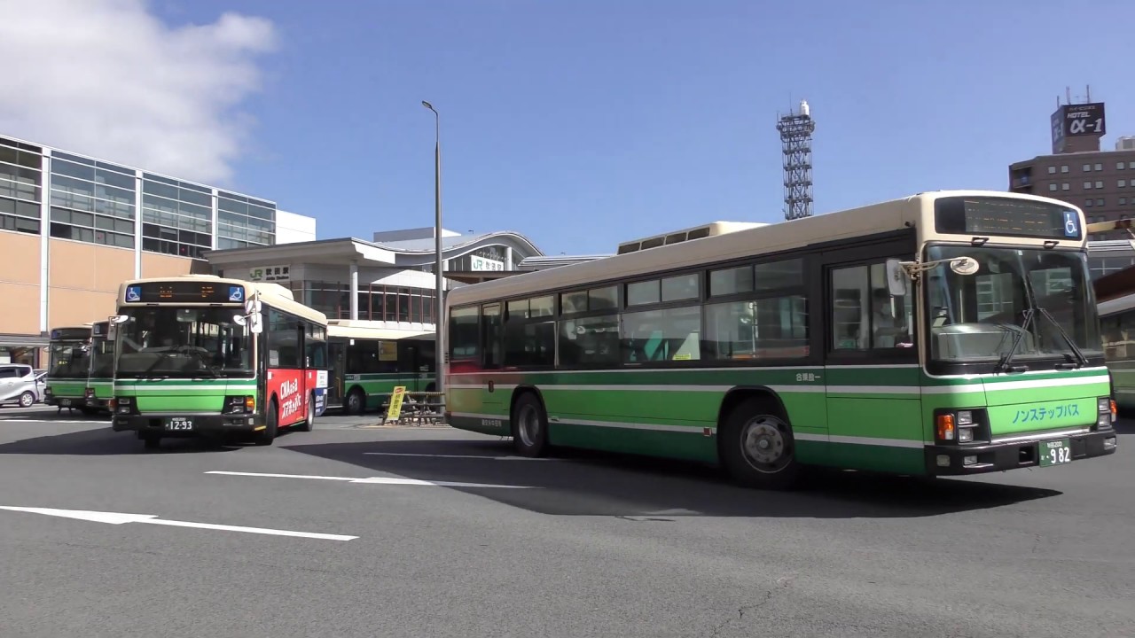 バスの行列を眺める＠秋田駅西口バスターミナル